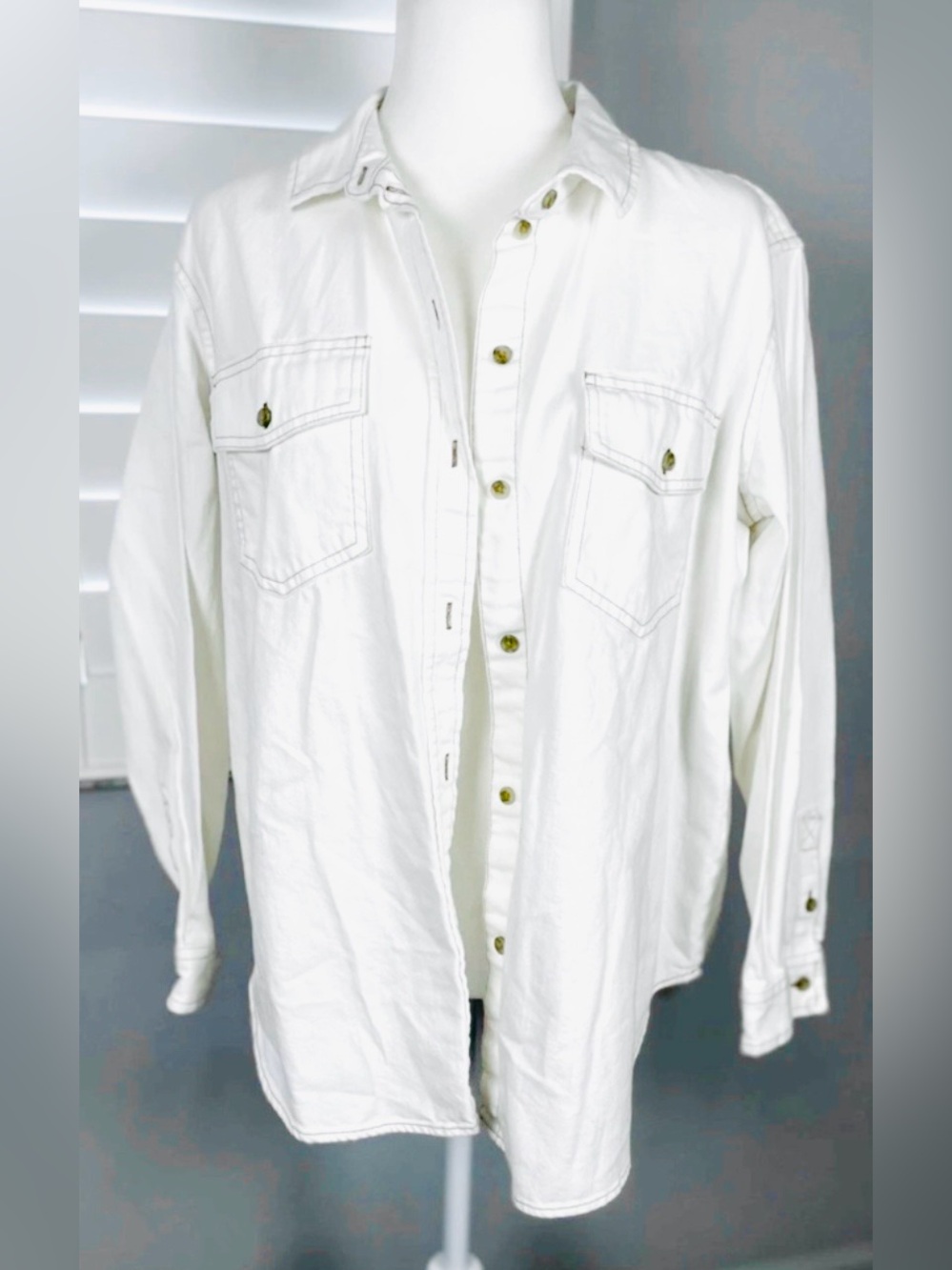 American Eagle Woman’s M Shacket Oversized Off White Denim‎ button down Shirt
